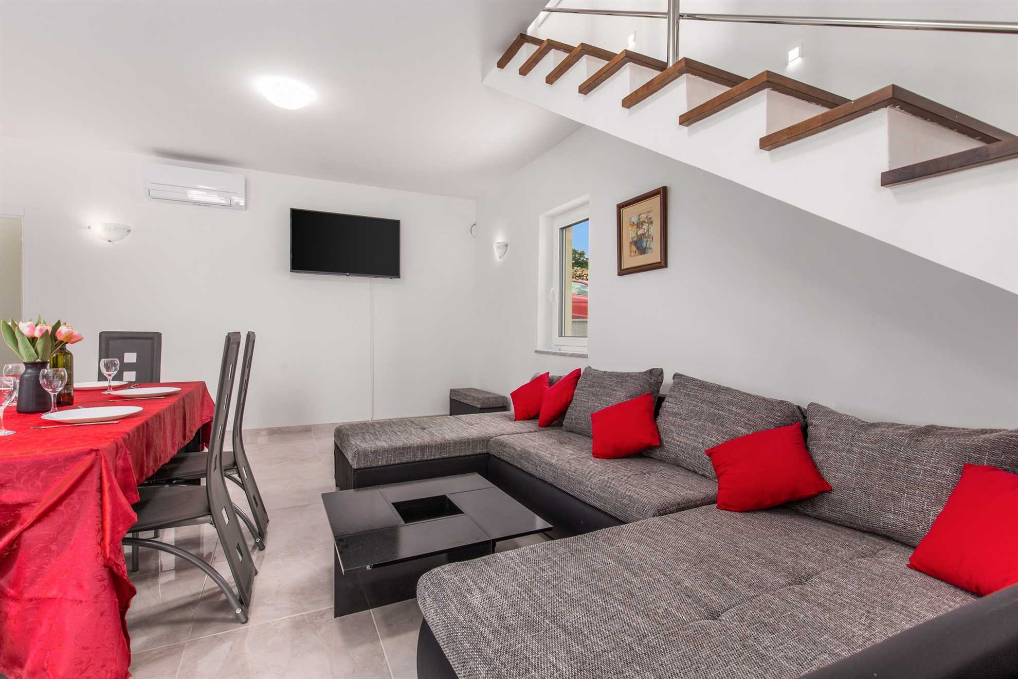 Villa Maestral mit beheiztem Pool, Fitness und Meerblick