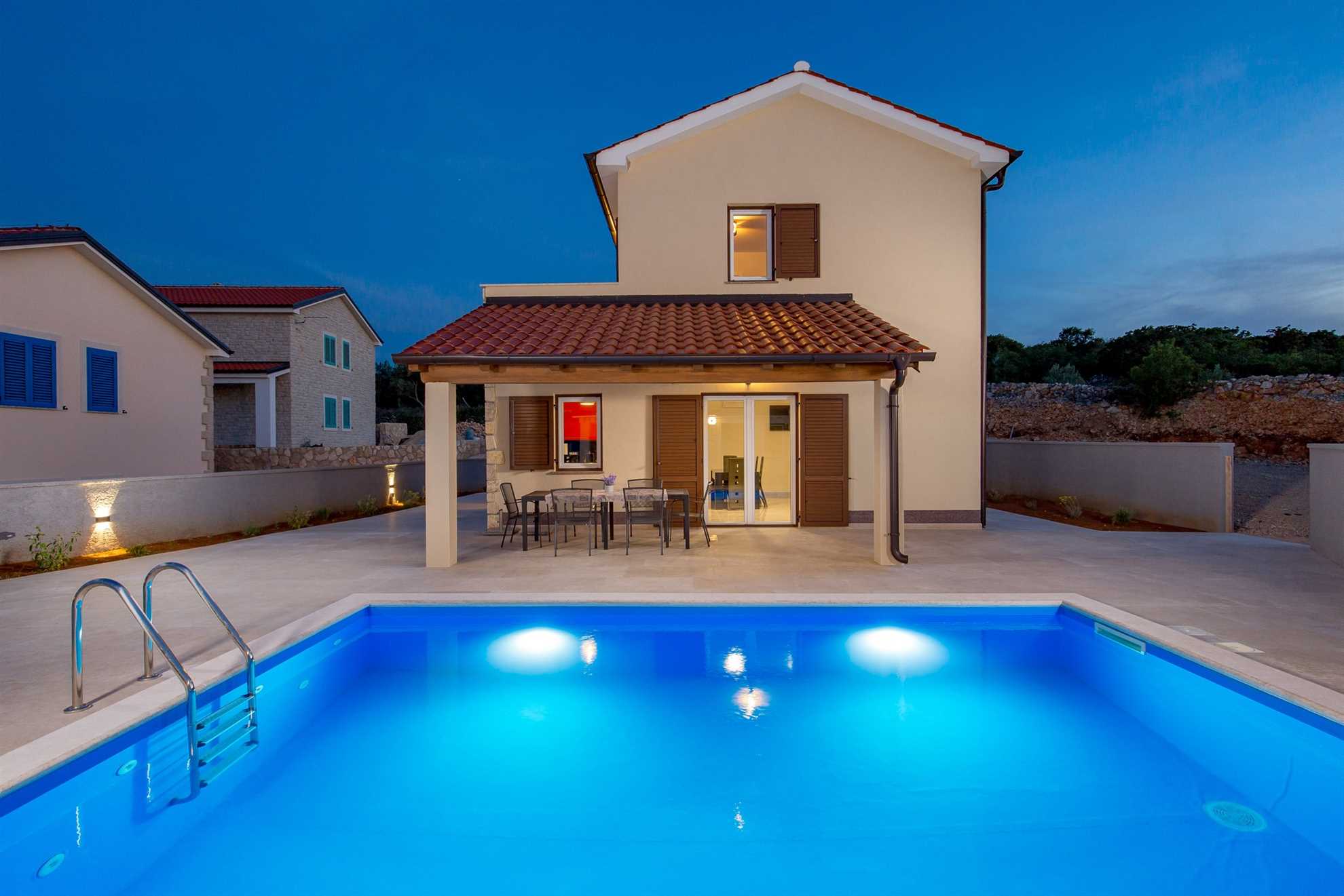 Villa Maestral mit beheiztem Pool, Fitness und Meerblick