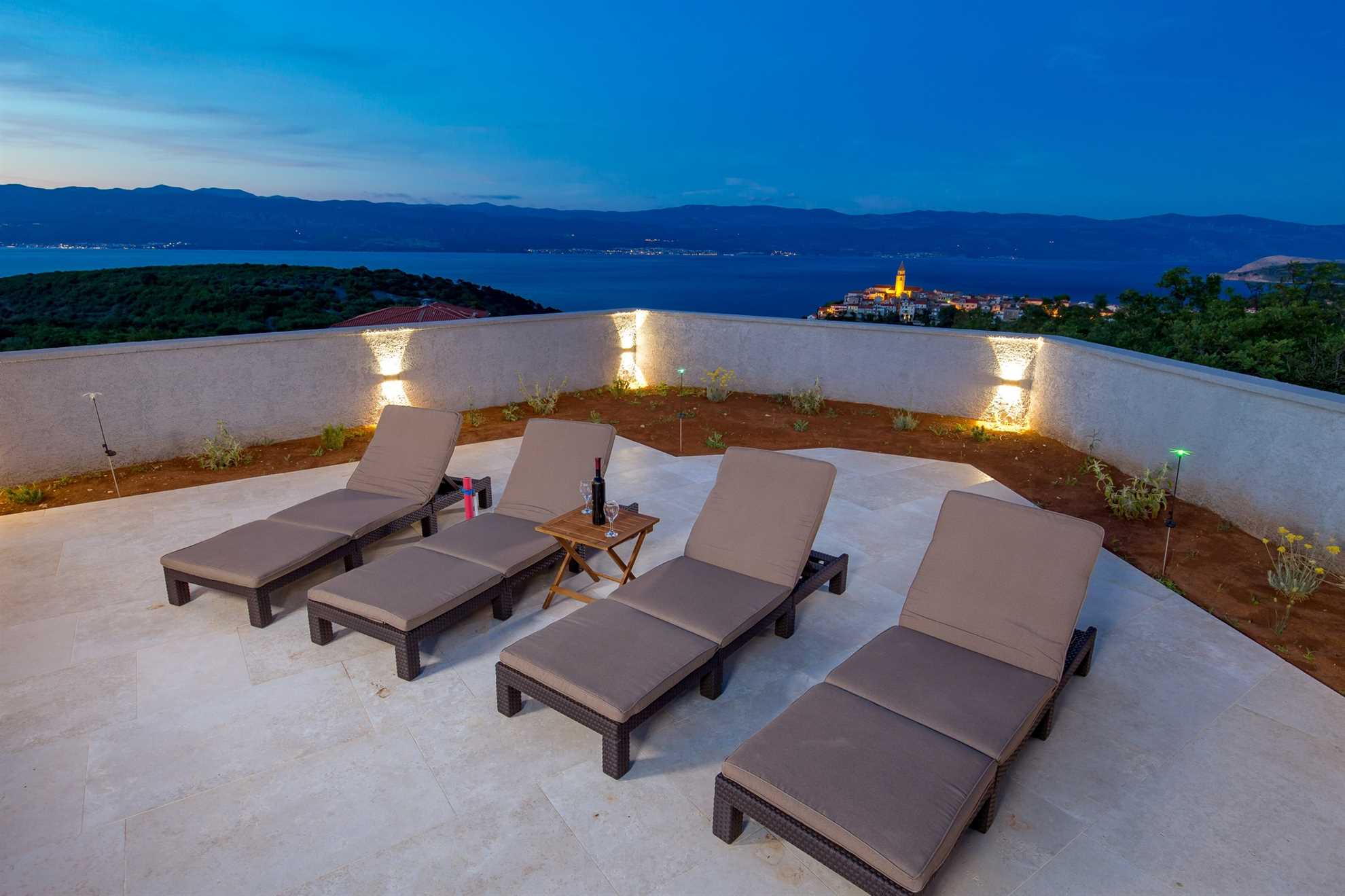 Villa Maestral mit beheiztem Pool, Fitness und Meerblick