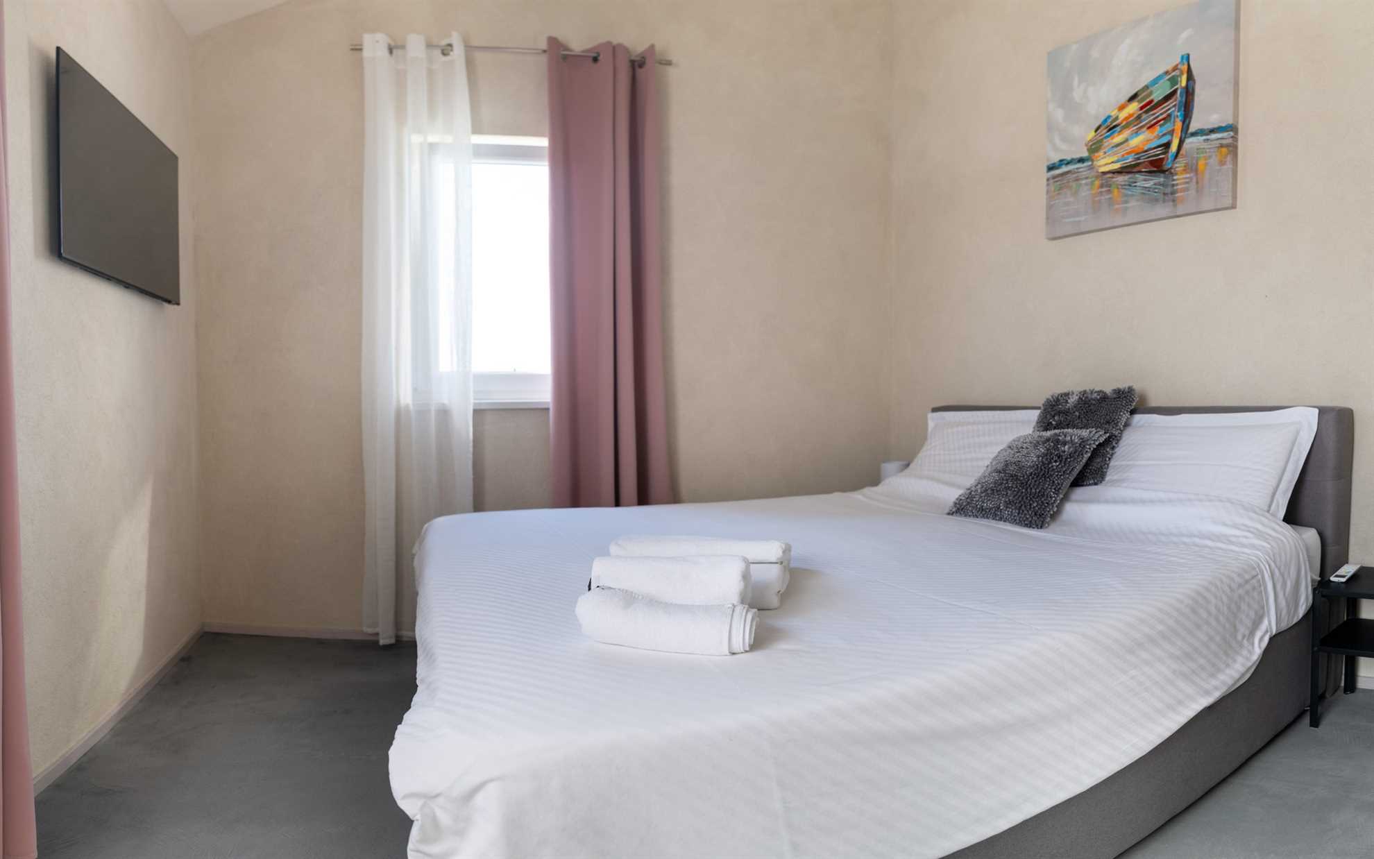 Villa Lota with a heated pool, sauna & E-car charger