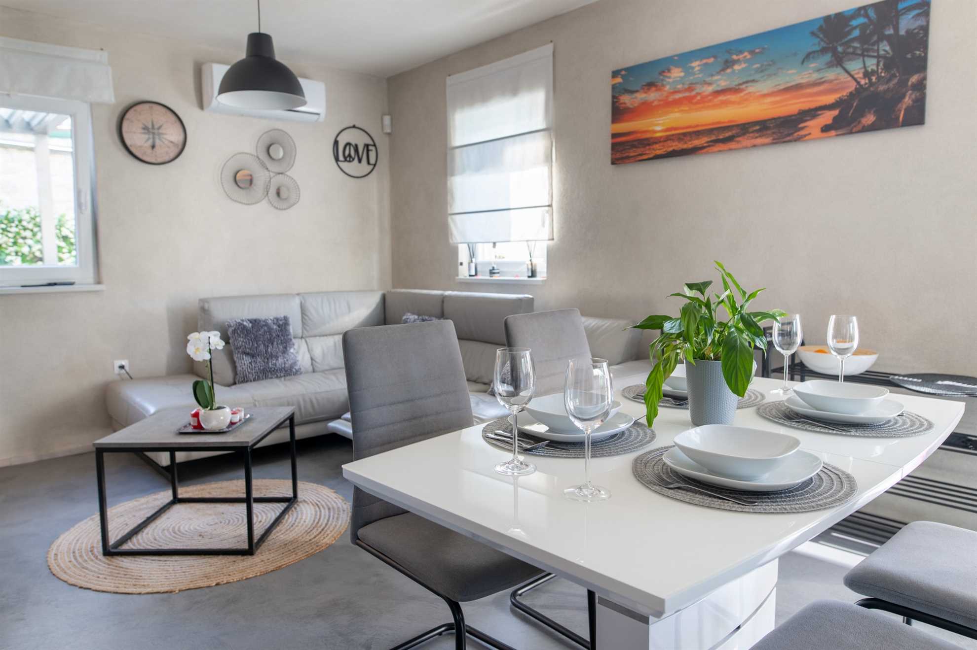 Villa Lota with a heated pool, sauna & E-car charger