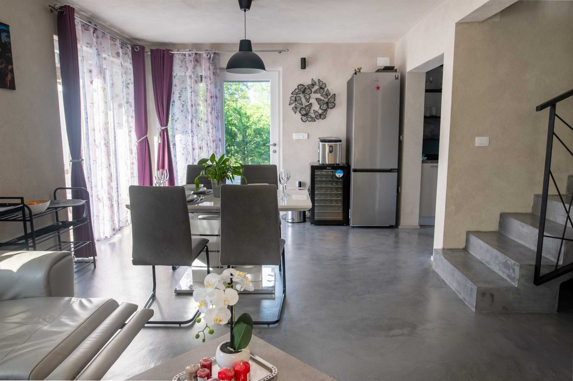 Villa Lota with a heated pool, sauna & E-car charger
