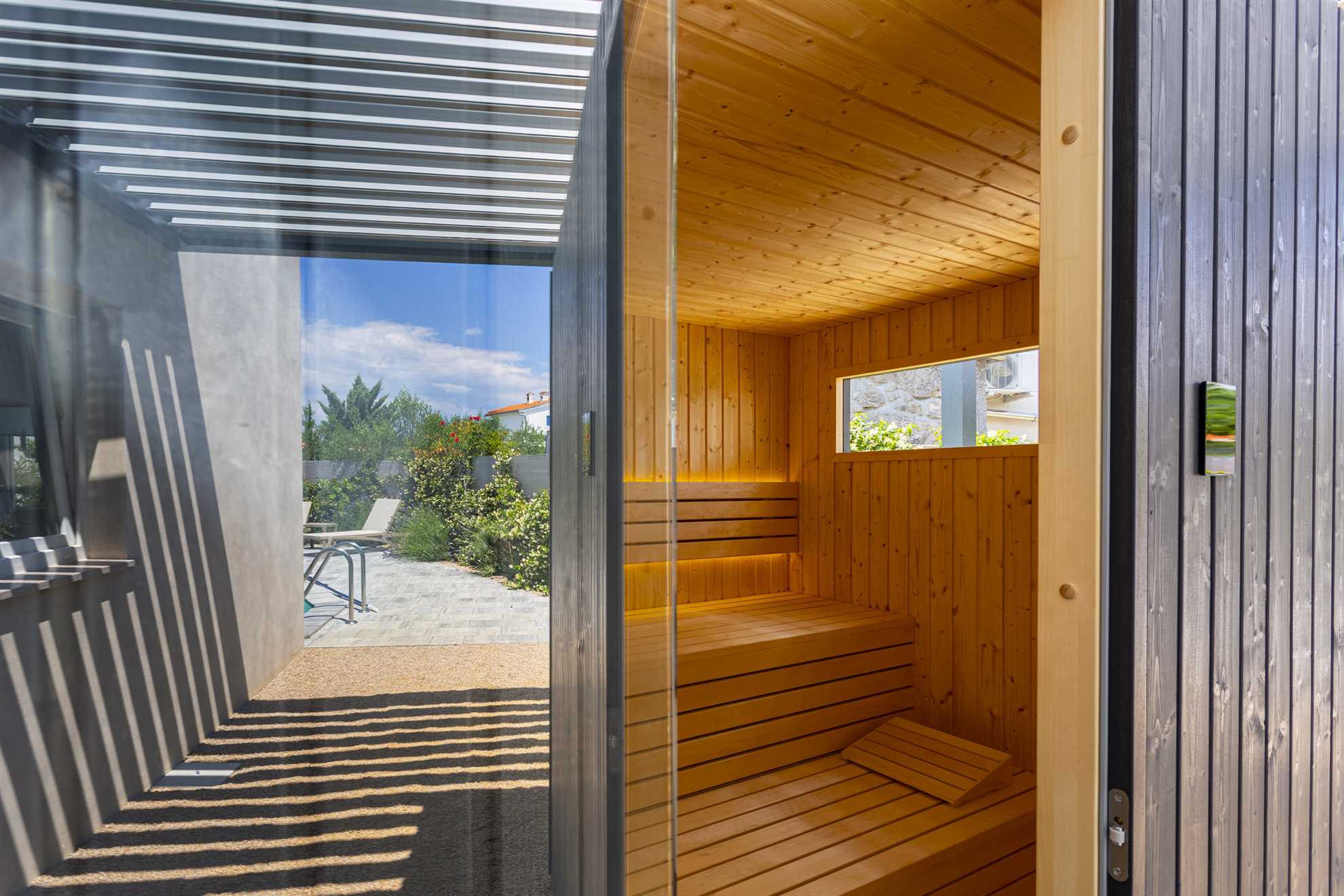 Villa Lota with a heated pool, sauna & E-car charger