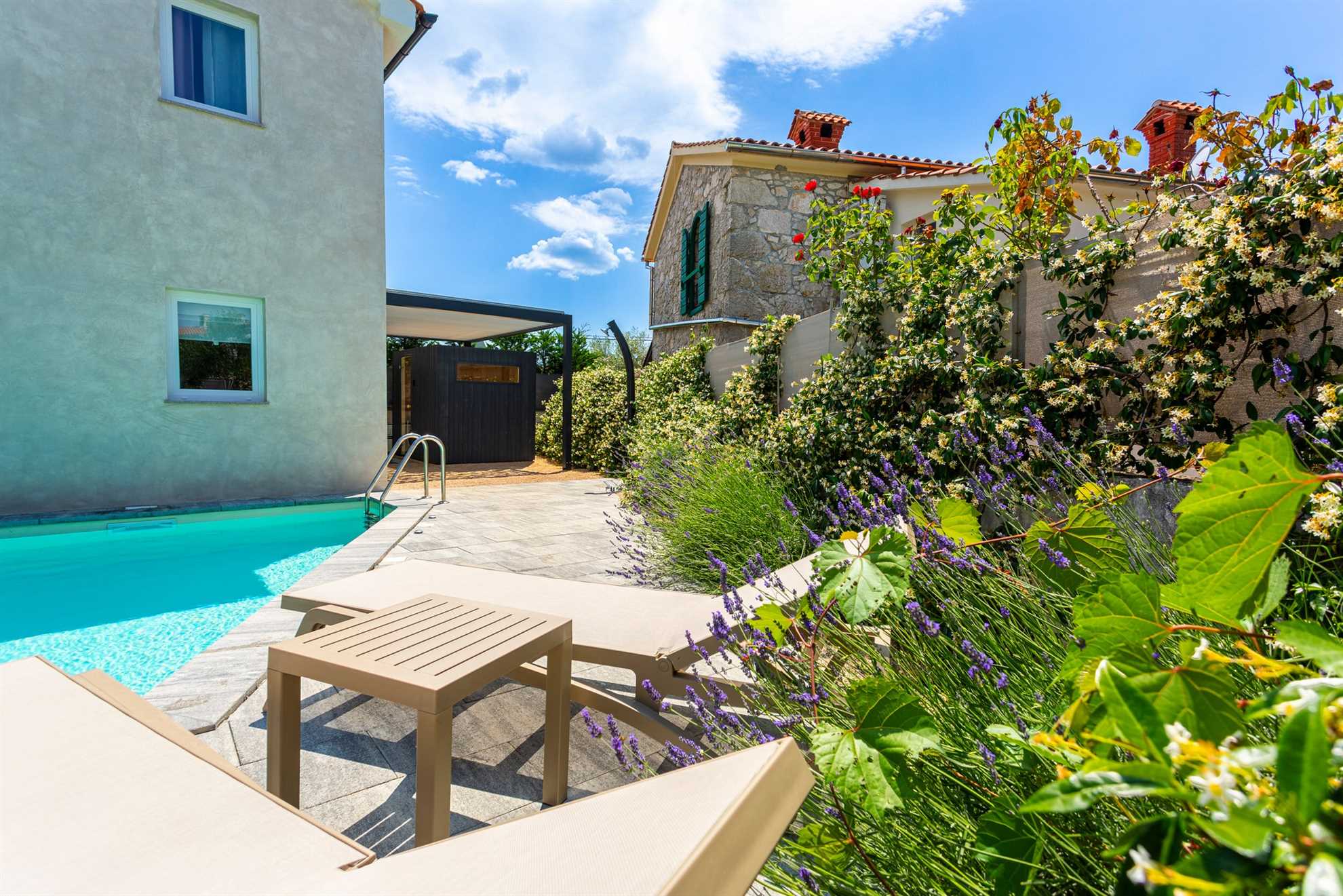 Villa Lota with a heated pool, sauna & E-car charger