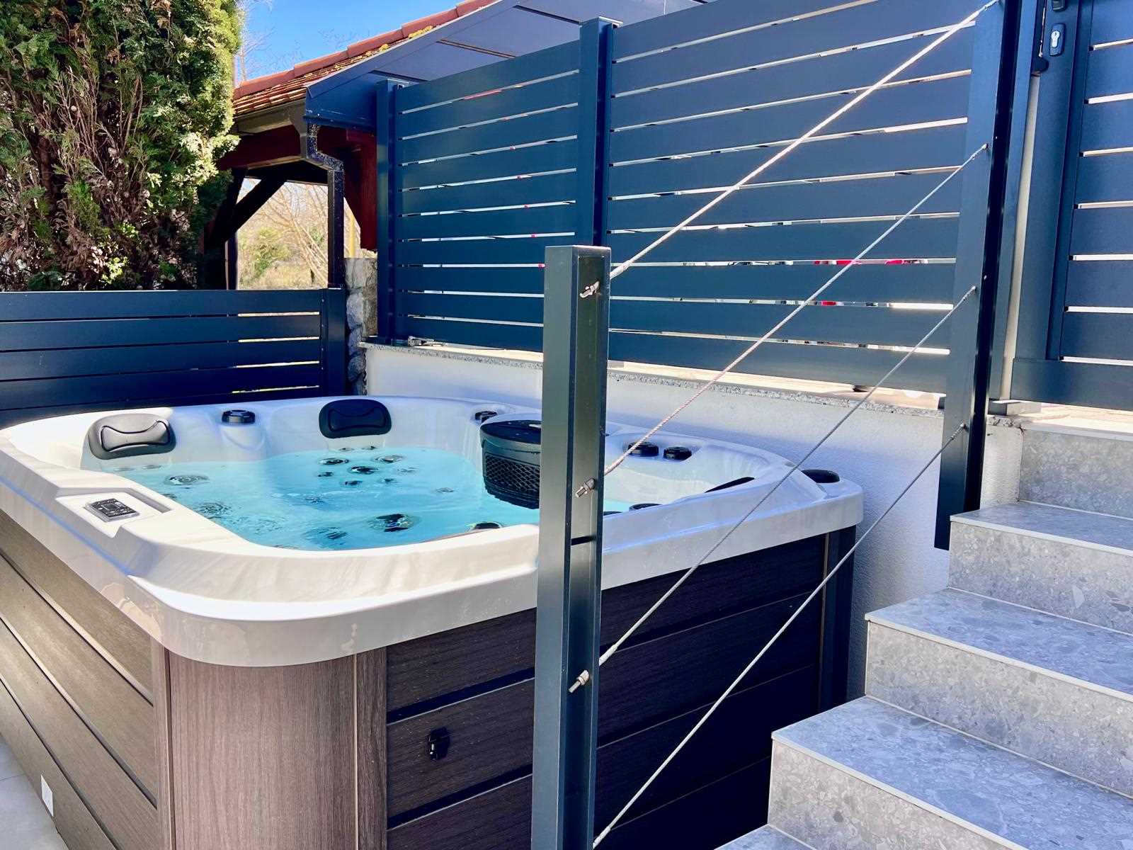 Deluxe Ferienwohnung I. mit Whirlpool in Strandnähe