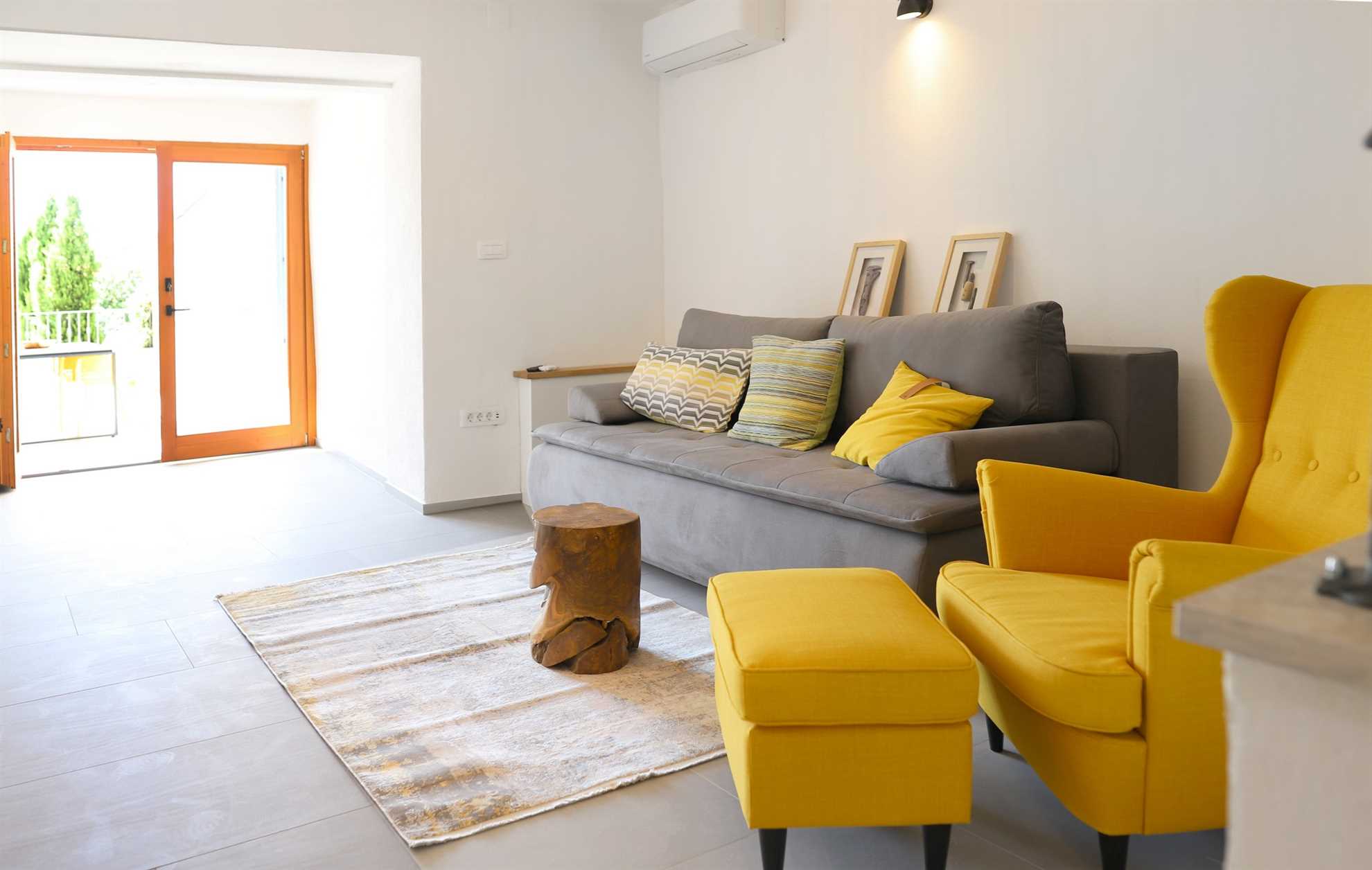 Villa Solaris z ogrevanim bazenom, savno ter letno kuhinjo