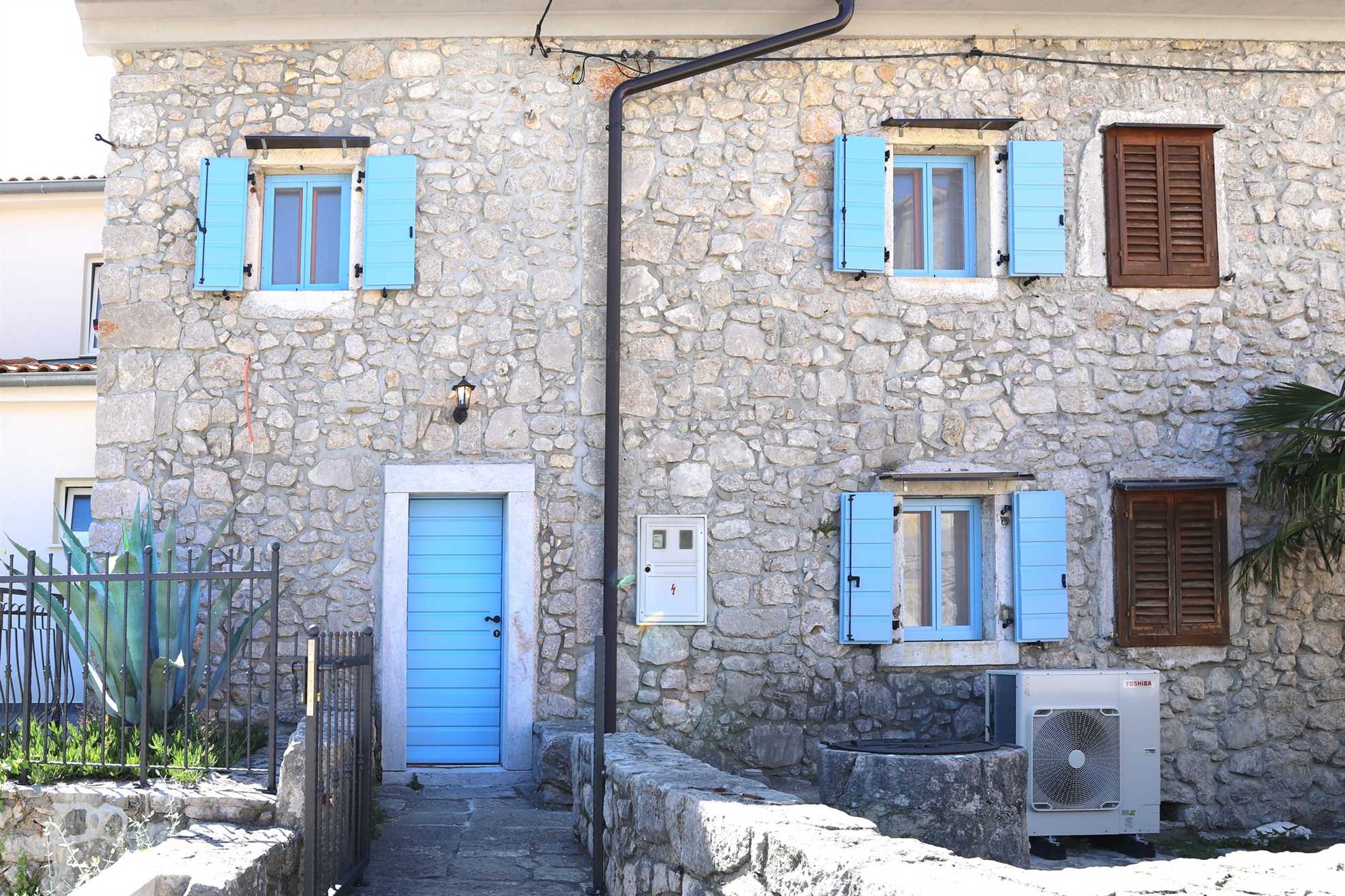 Villa Solaris with heated swimming pool, sauna & summer kitchen