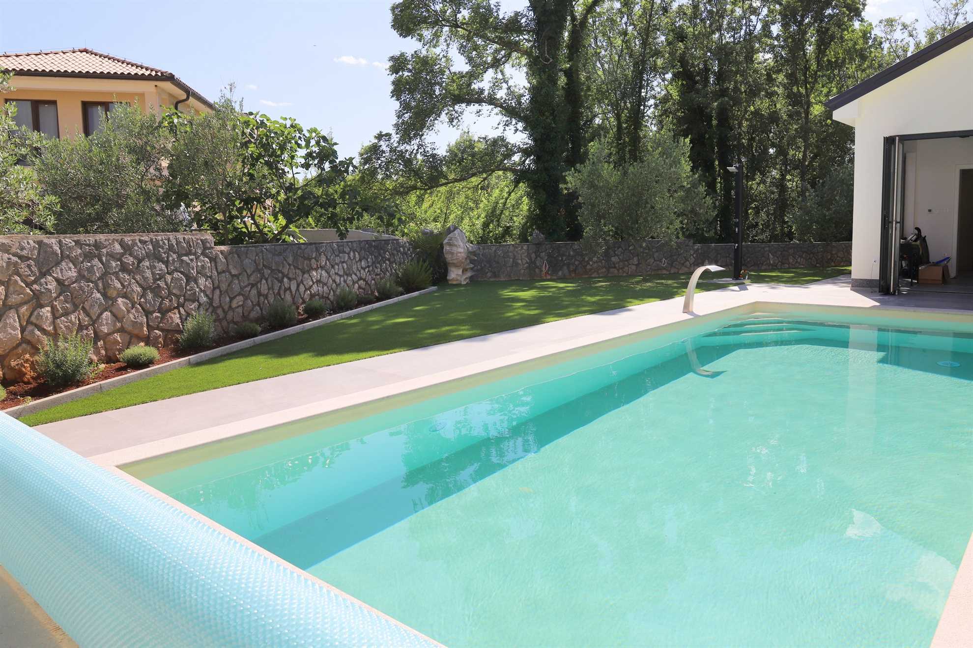 Villa Solaris with heated swimming pool, sauna & summer kitchen