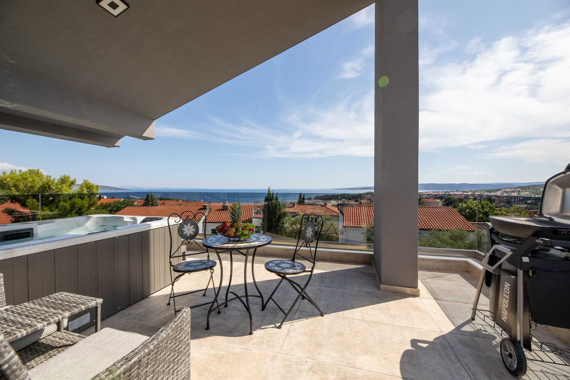 Luxury Penthouse Apartment IV. with a private Jacuzzi in Villa Adria Apartments