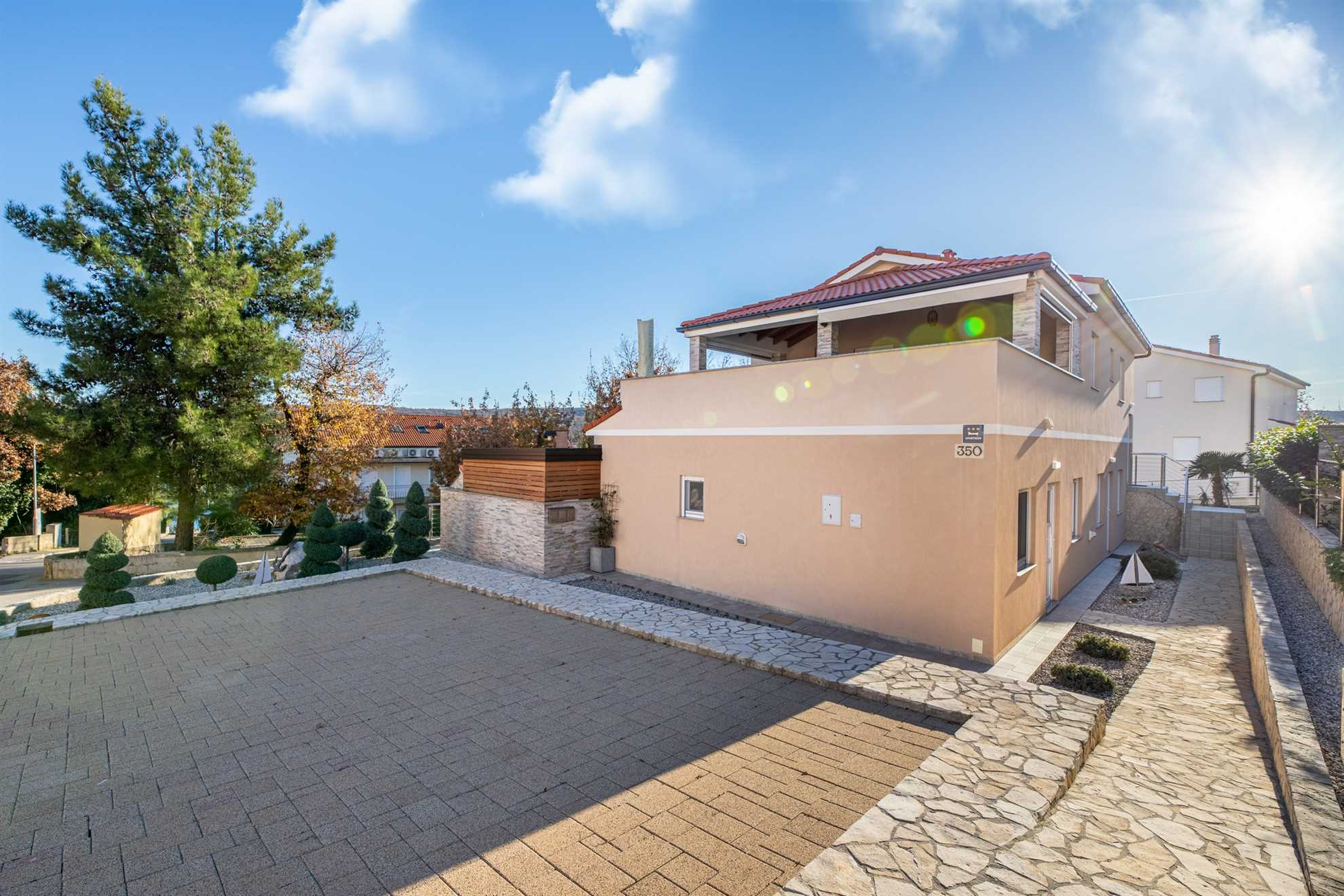 Holiday apartment Taja with Jacuzzi