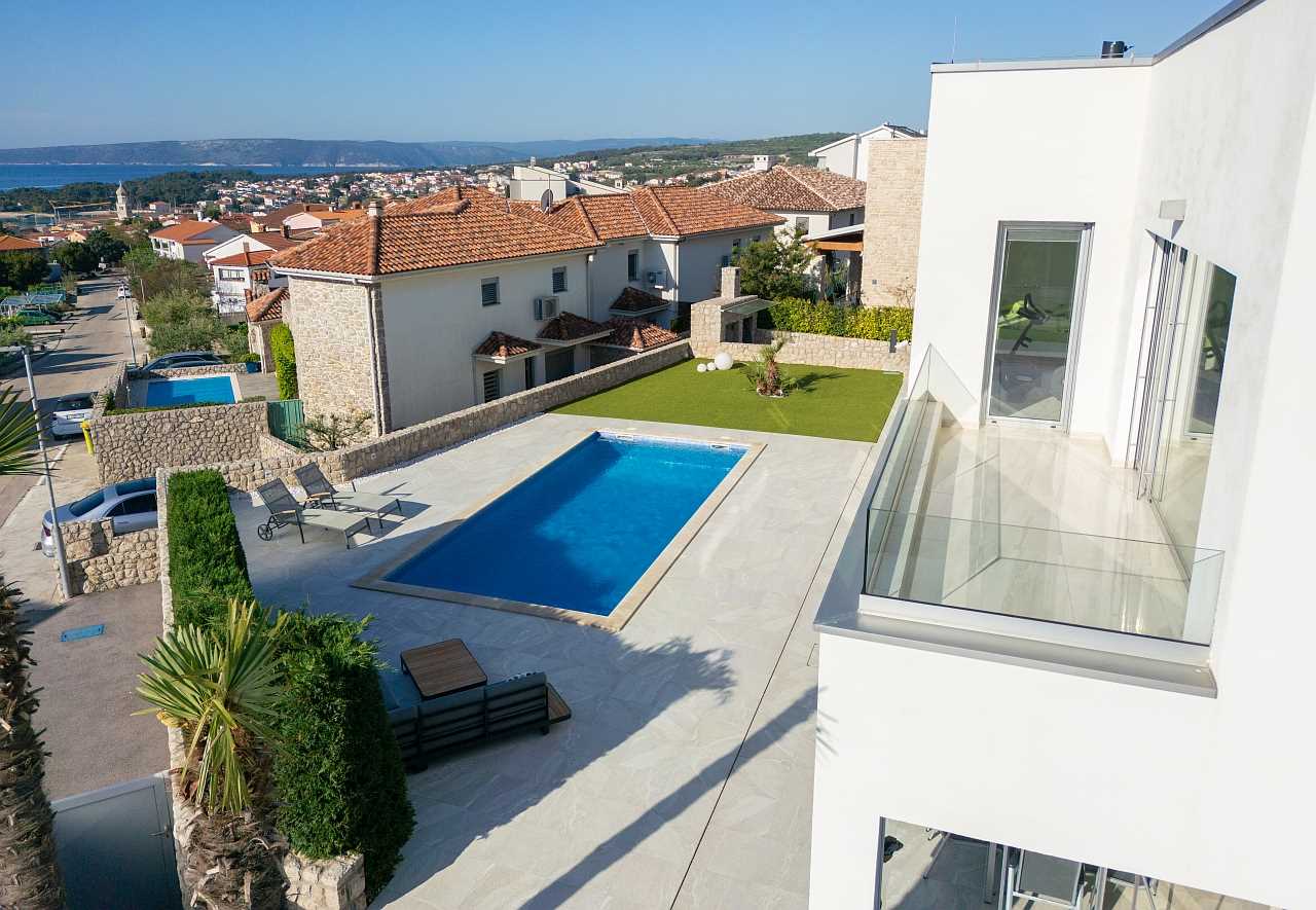 Villa Sia mit beheiztem Pool, Meerblick, Garage und E-Bikes