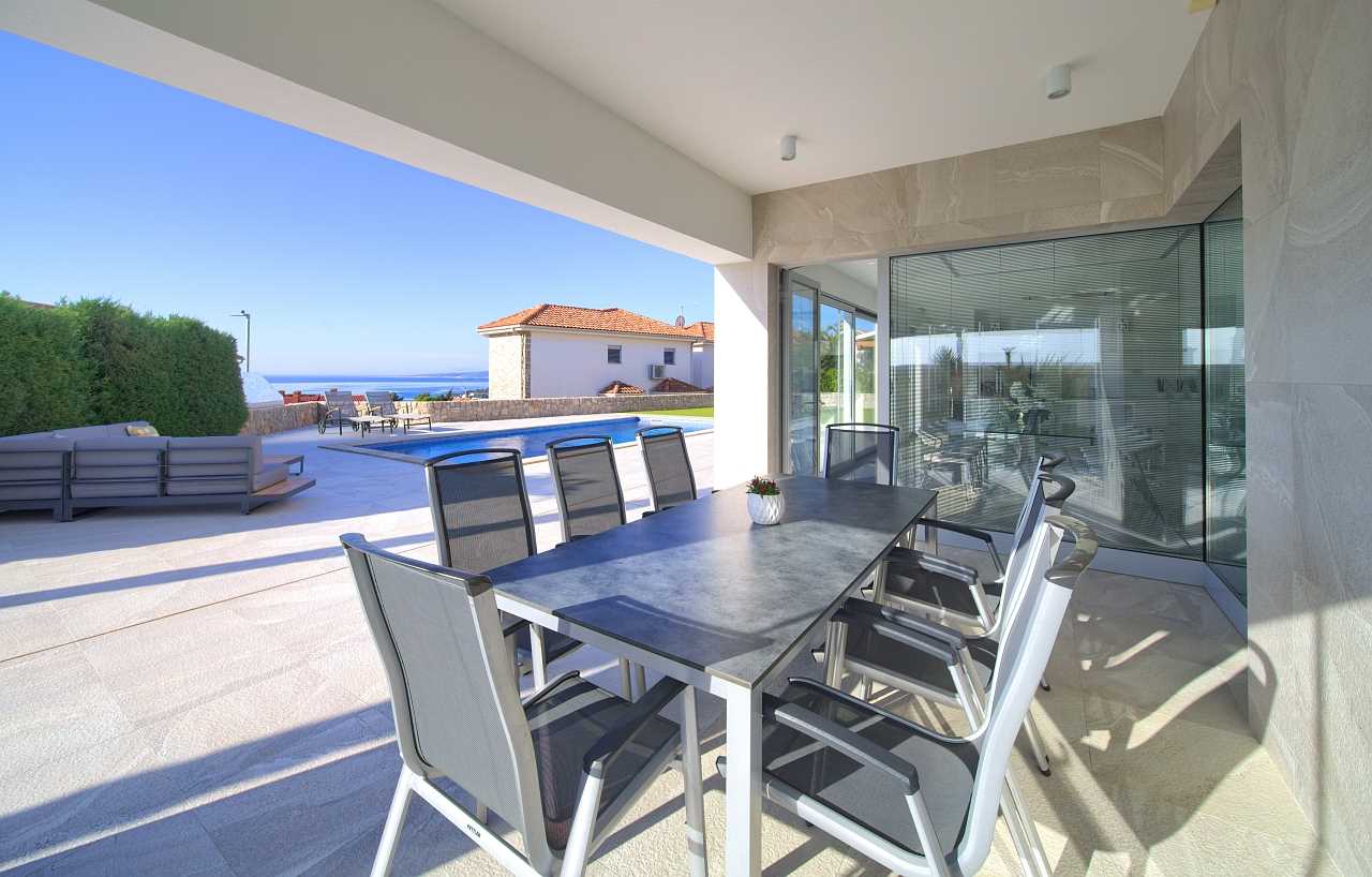 Villa Sia mit beheiztem Pool, Meerblick, Garage und E-Bikes