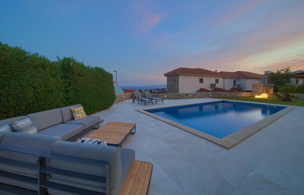 Villa Sia mit beheiztem Pool, Meerblick, Garage und E-Bikes