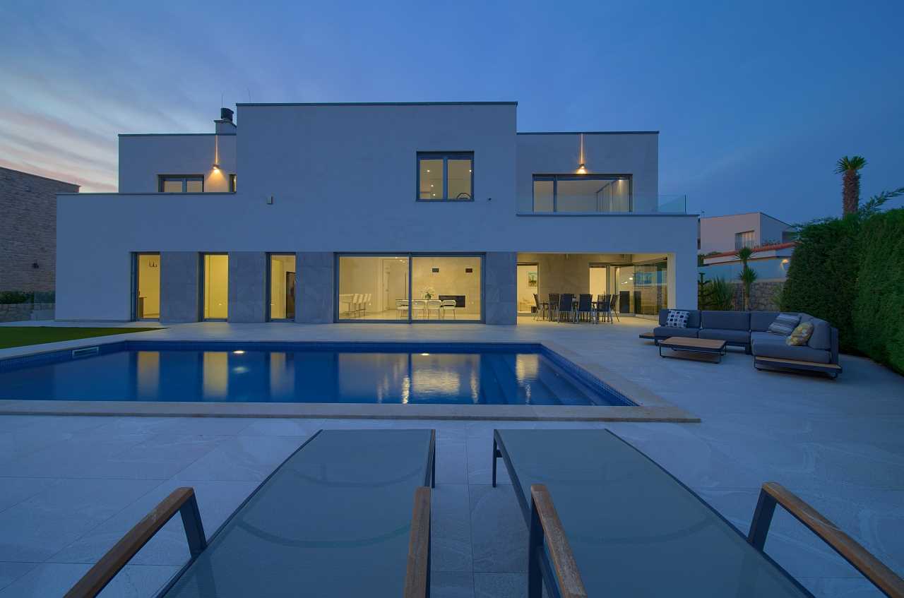 Villa Sia mit beheiztem Pool, Meerblick, Garage und E-Bikes