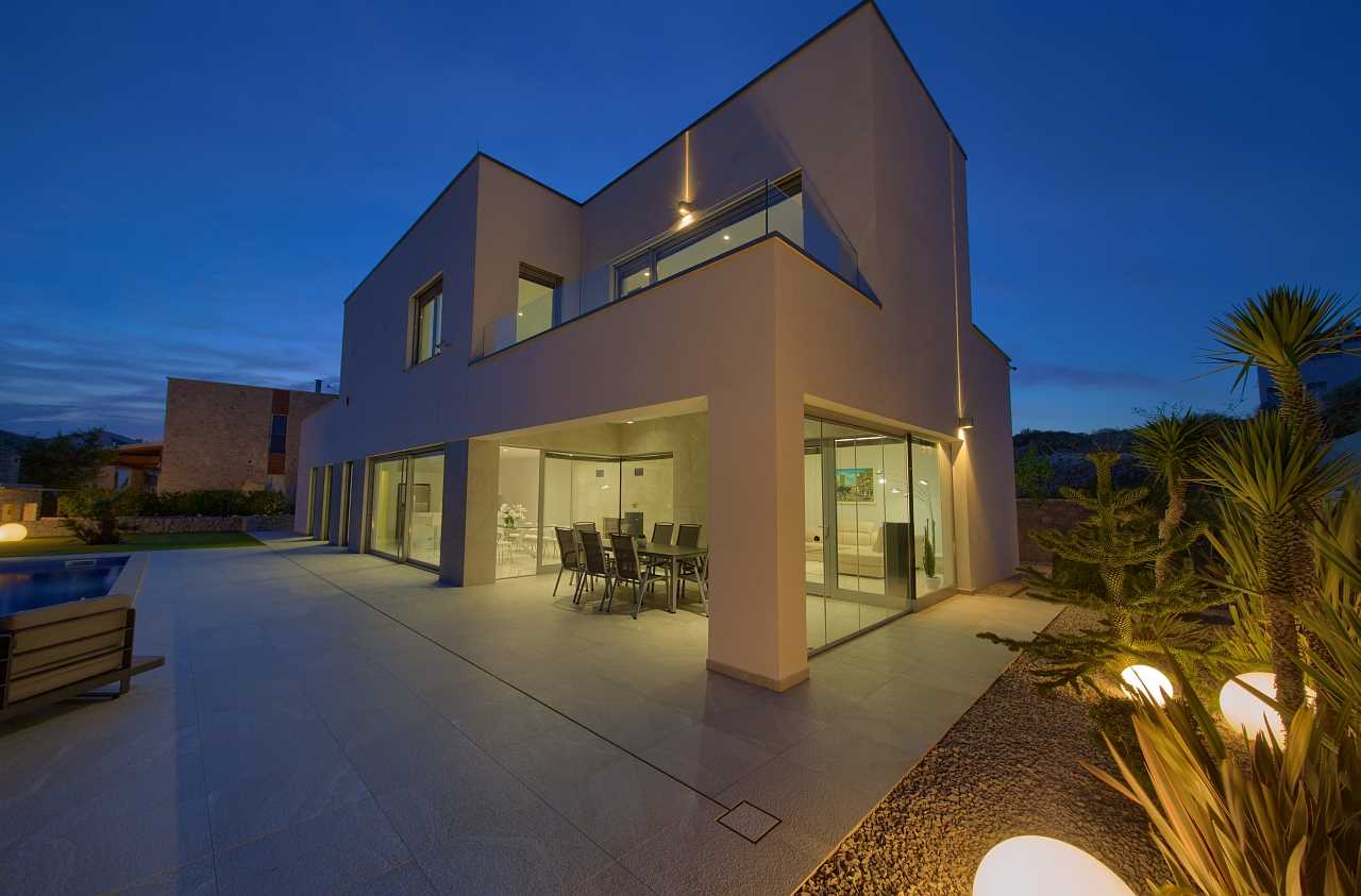 Villa Sia mit beheiztem Pool, Meerblick, Garage und E-Bikes