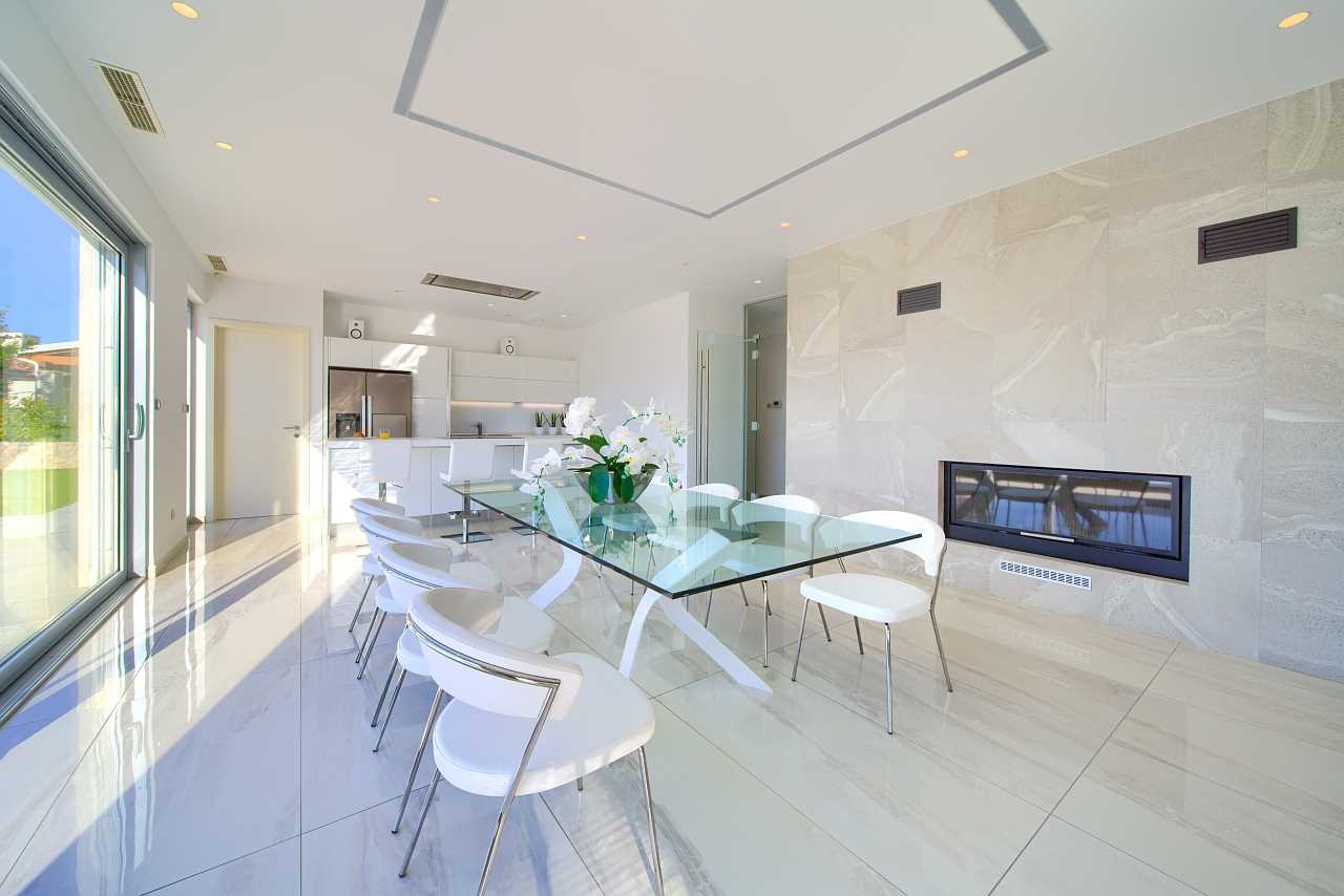 Villa Sia mit beheiztem Pool, Meerblick, Garage und E-Bikes