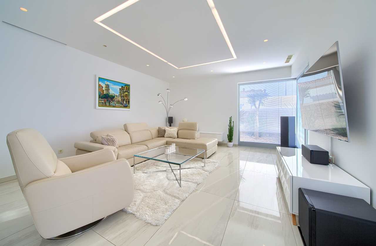 Villa Sia mit beheiztem Pool, Meerblick, Garage und E-Bikes