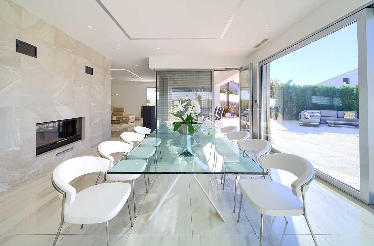 Villa Sia mit beheiztem Pool, Meerblick, Garage und E-Bikes
