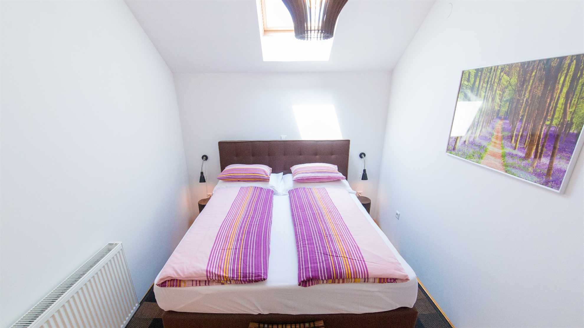 S2-Double room