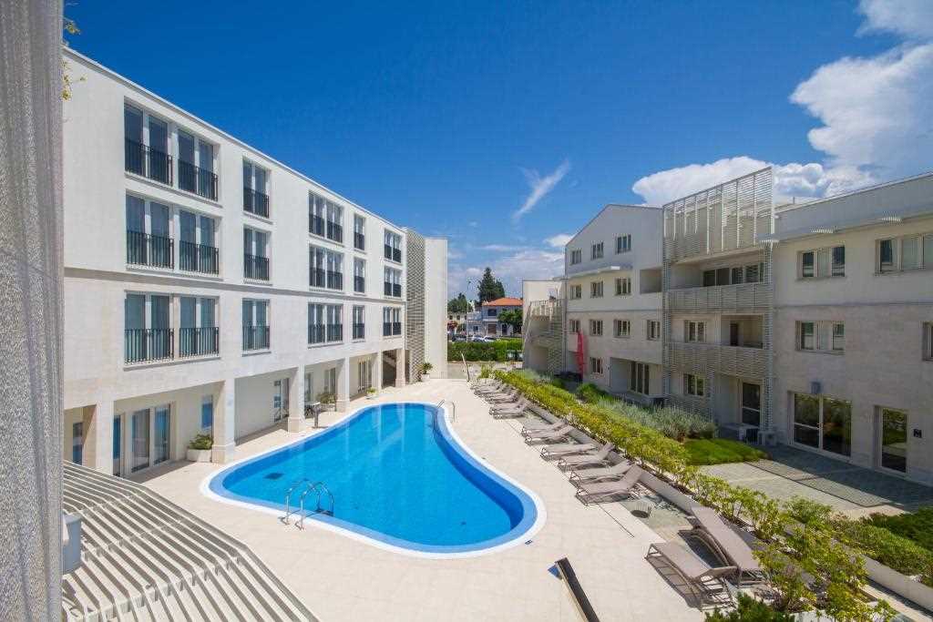 Garden Palace – One bedroom apartment Marjeta
