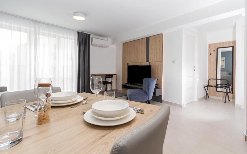 Garden Palace - One Bedroom Apartment Da Matteo
