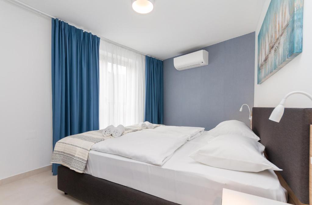 Garden Palace - One Bedroom Apartment Da Matteo