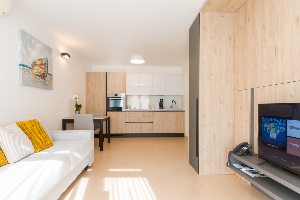 Studio Apartment with Terrace Palma