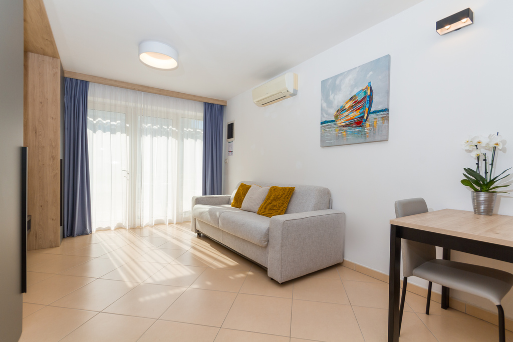 Studio Apartment with Terrace Palma