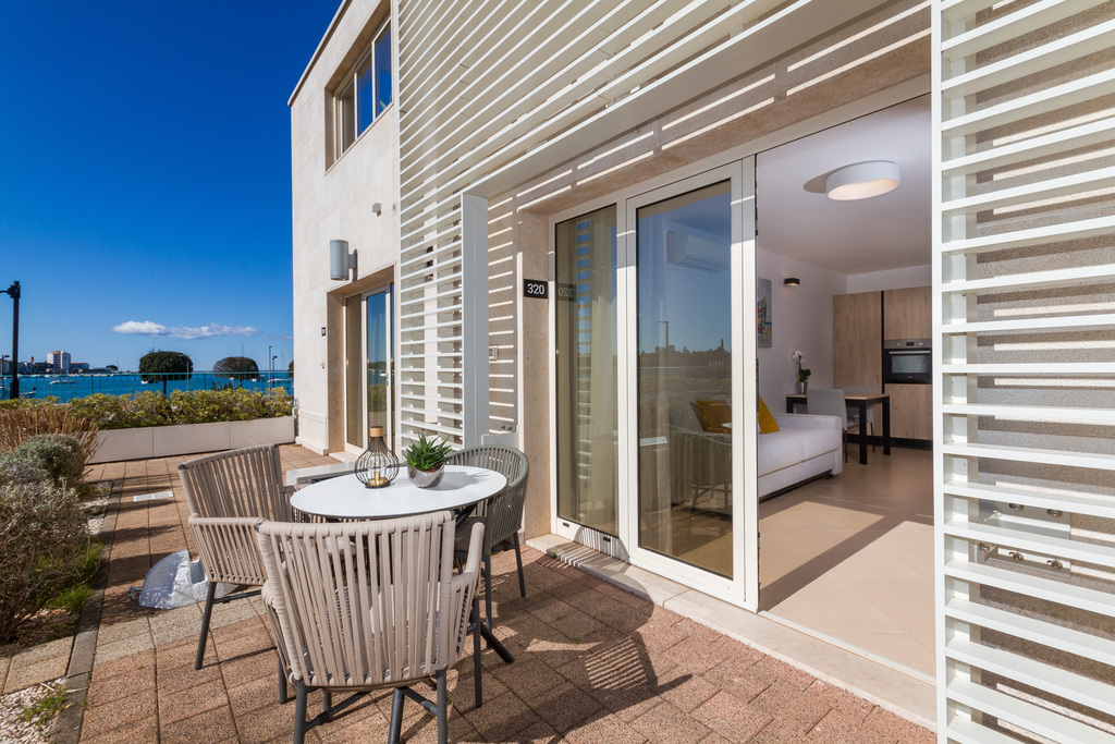 Studio Apartment with Terrace Palma