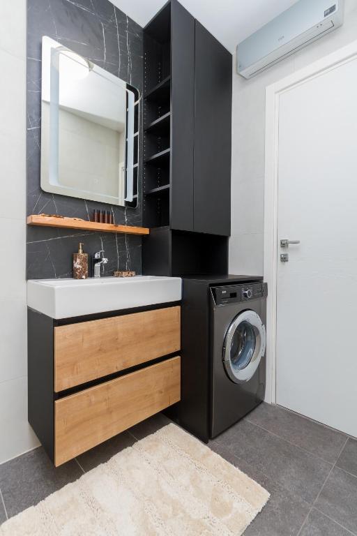 One-Bedroom Apartment with Terrace Julia