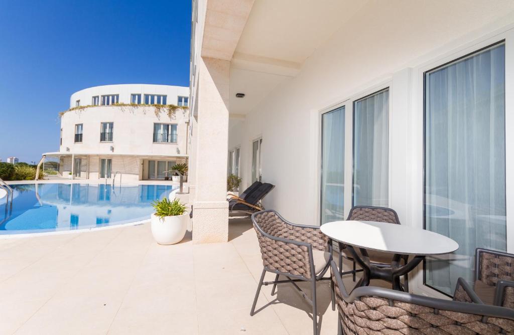 One-Bedroom Apartment with Terrace Julia