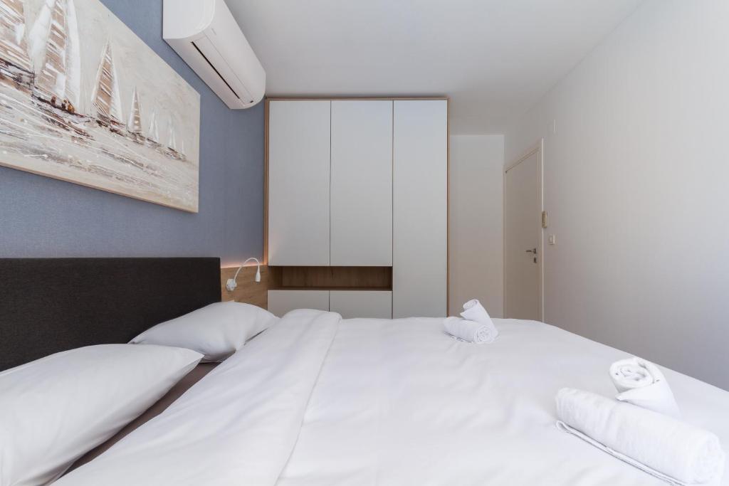 One-Bedroom Apartment with Terrace Julia