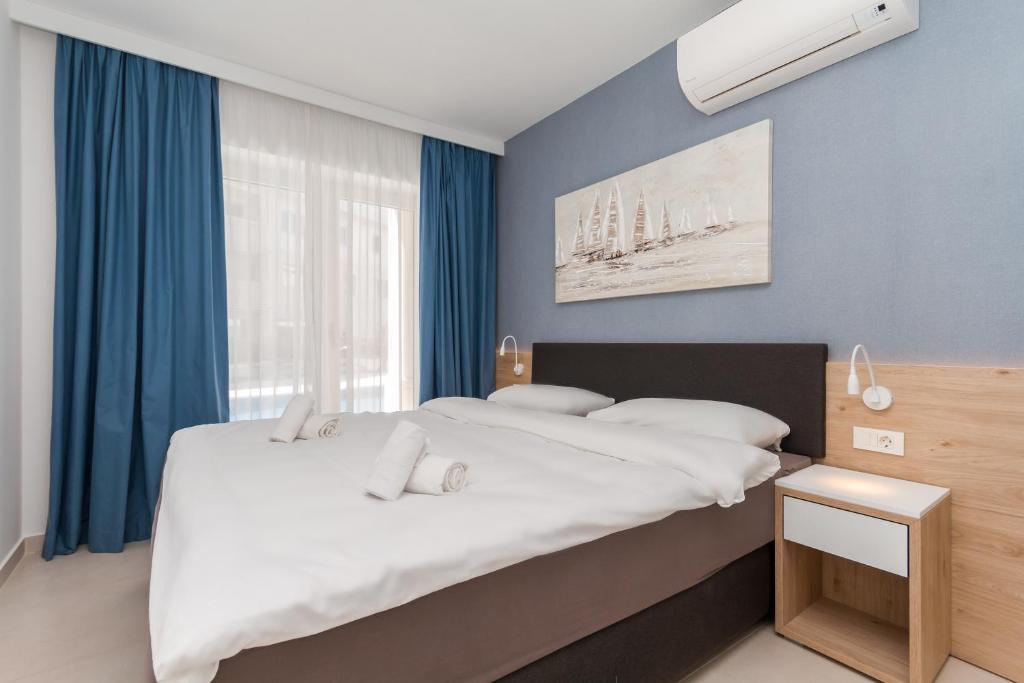 One-Bedroom Apartment with Terrace Julia
