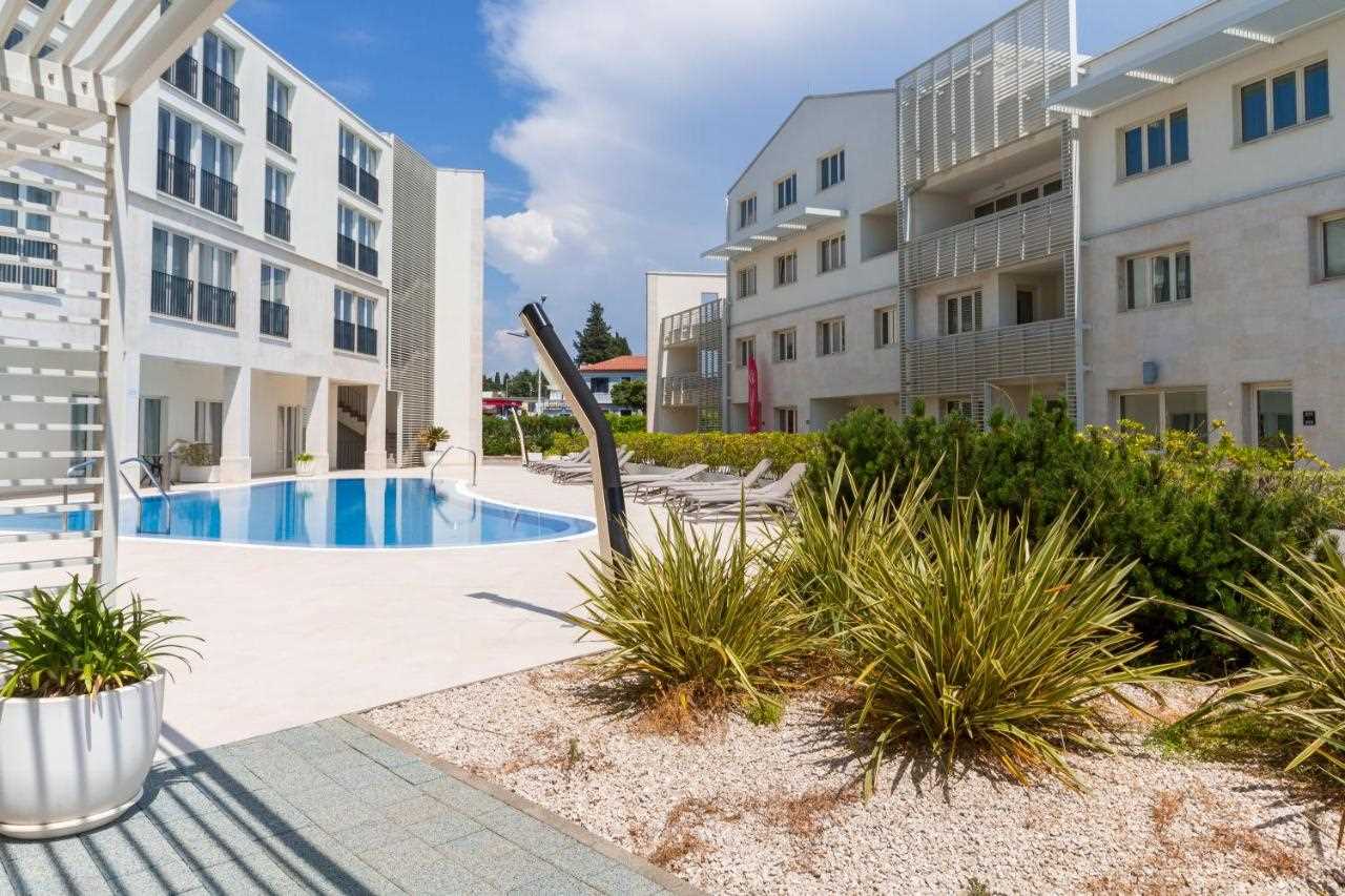 Garden Palace – One bedroom apartment with Sea view Azur