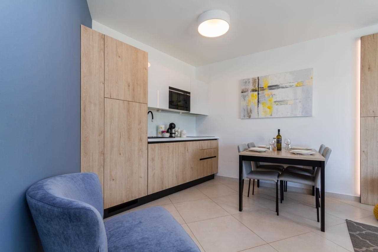 Garden Palace – One bedroom apartment with Sea view Azur