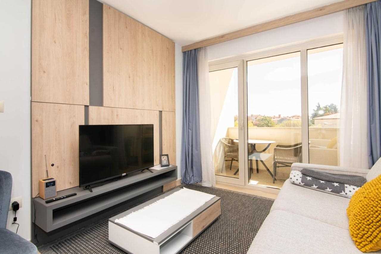 Garden Palace - One Bedroom Apartment with Balcony Blue Ocean