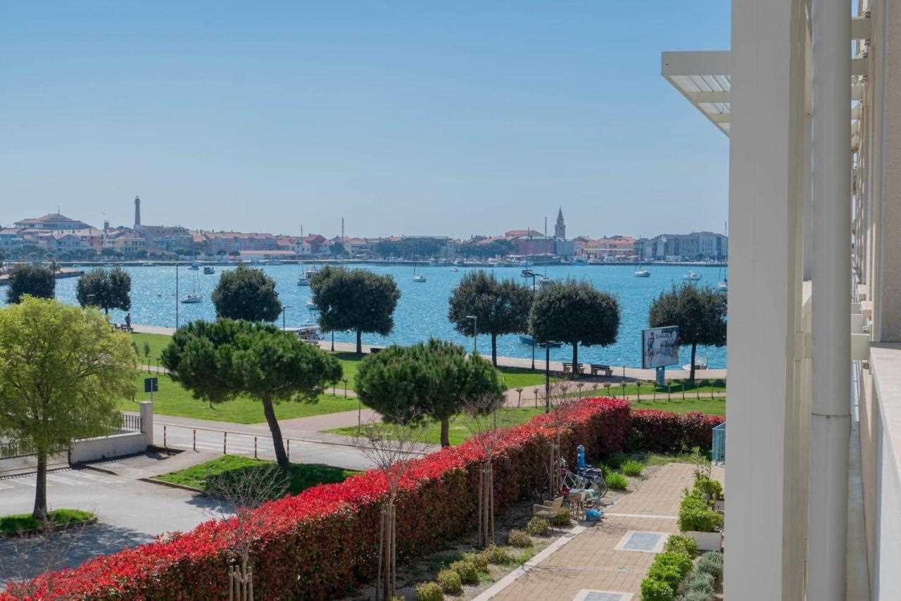Garden Palace - One Bedroom Apartment with Balcony Blue Ocean