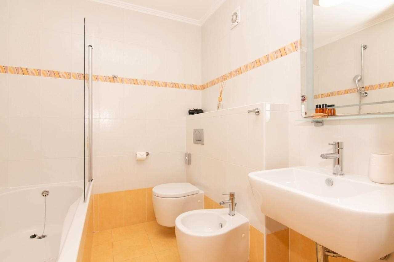 Garden Palace - One Bedroom Apartment with Balcony Blue Ocean