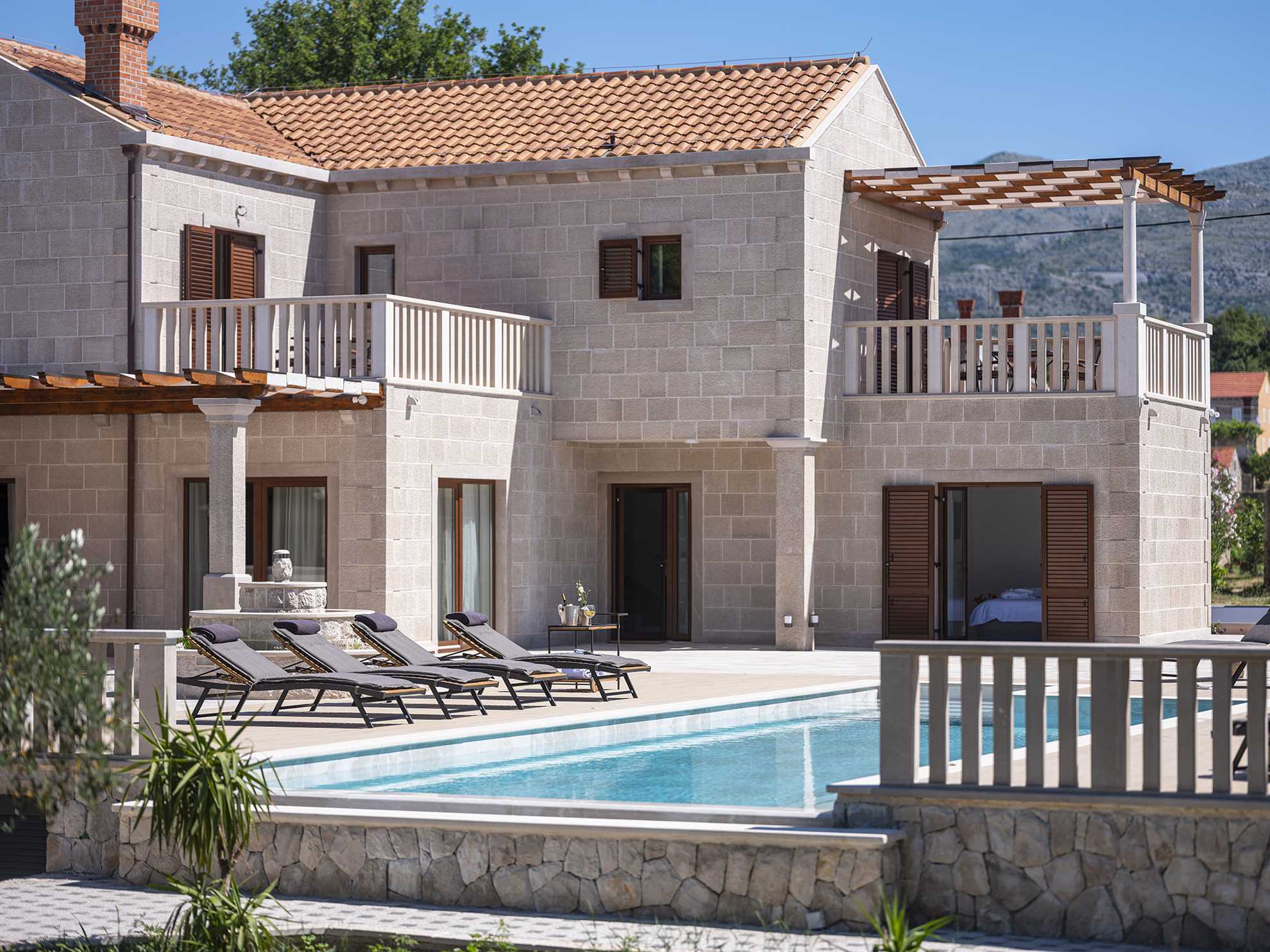 Villa Phaunos - privacy, relaxation and luxury with a heated pool