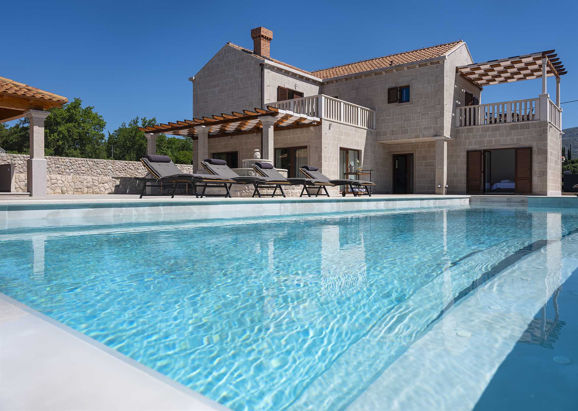 Villa Phaunos - privacy, relaxation and luxury with a heated pool
