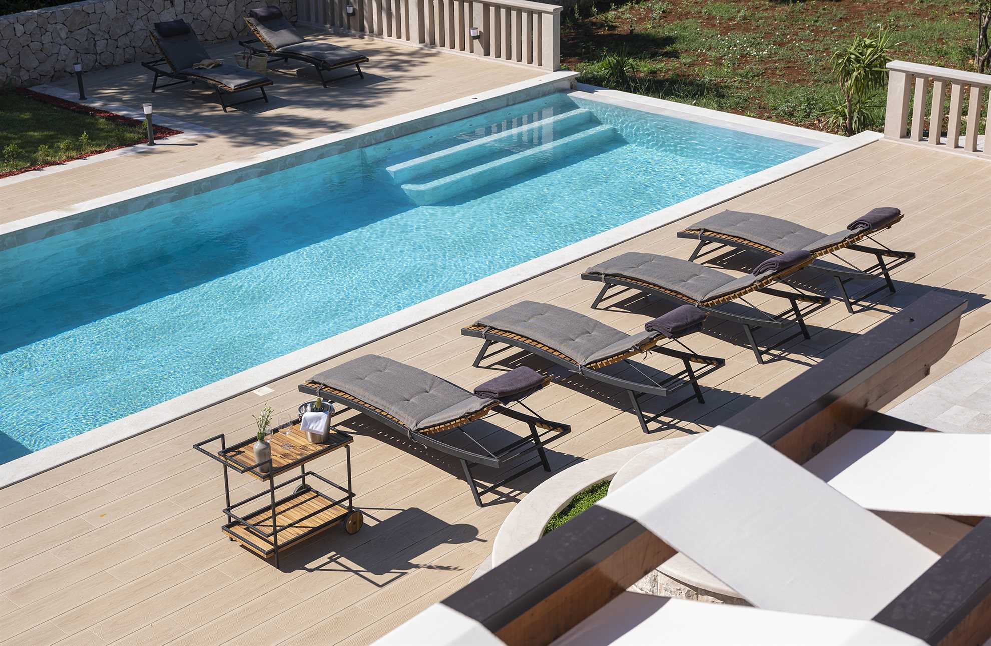 Villa Phaunos - privacy, relaxation and luxury with a heated pool