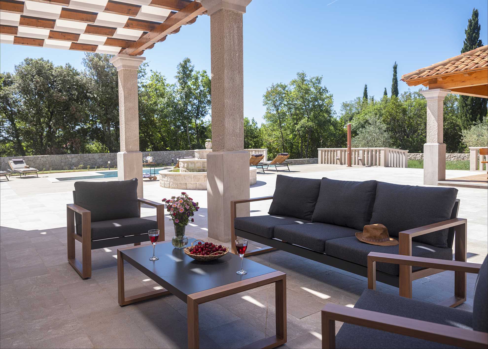 Villa Phaunos - privacy, relaxation and luxury with a heated pool