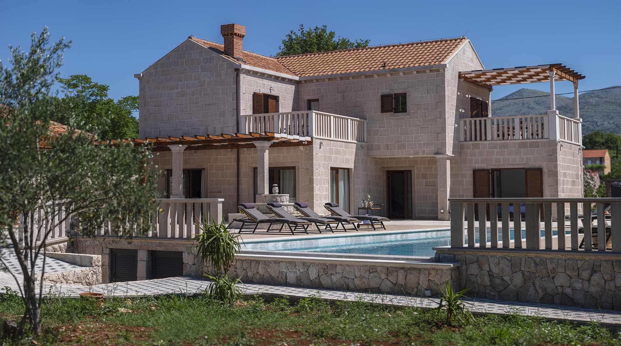 Villa Phaunos - privacy, relaxation and luxury with a heated pool