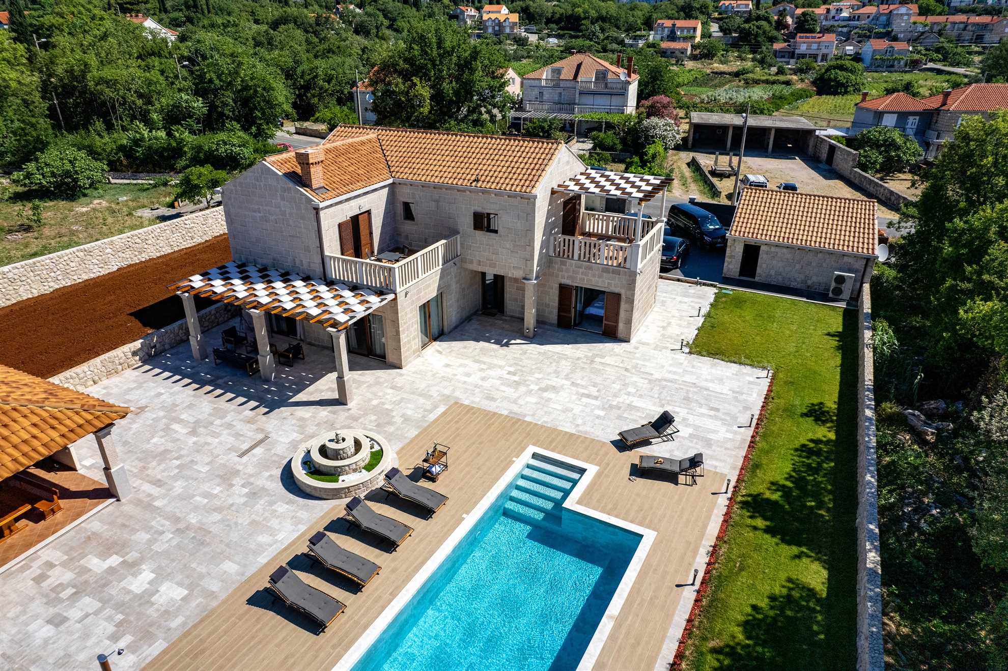 Villa Phaunos - privacy, relaxation and luxury with a heated pool