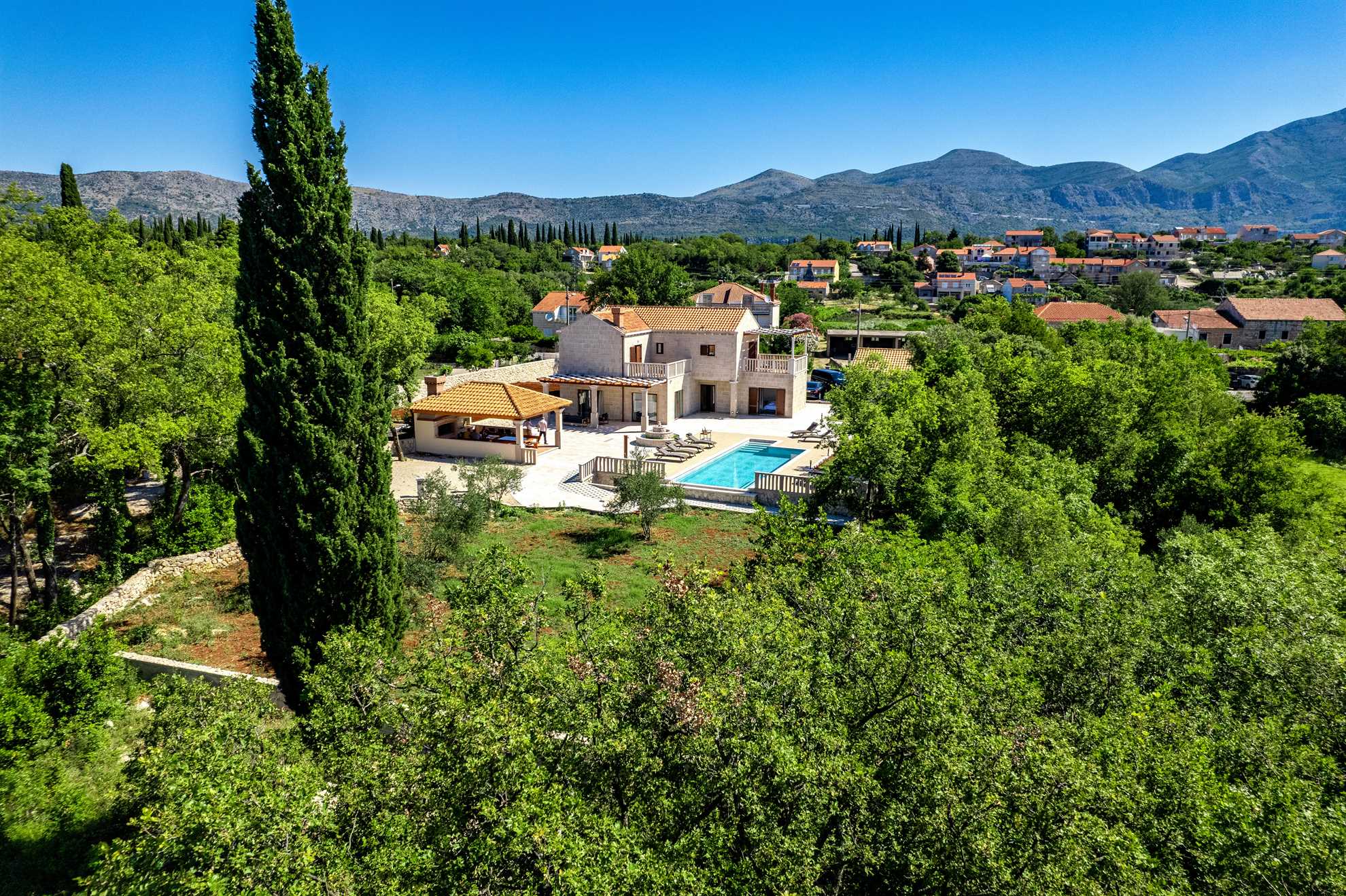 Villa Phaunos - privacy, relaxation and luxury with a heated pool