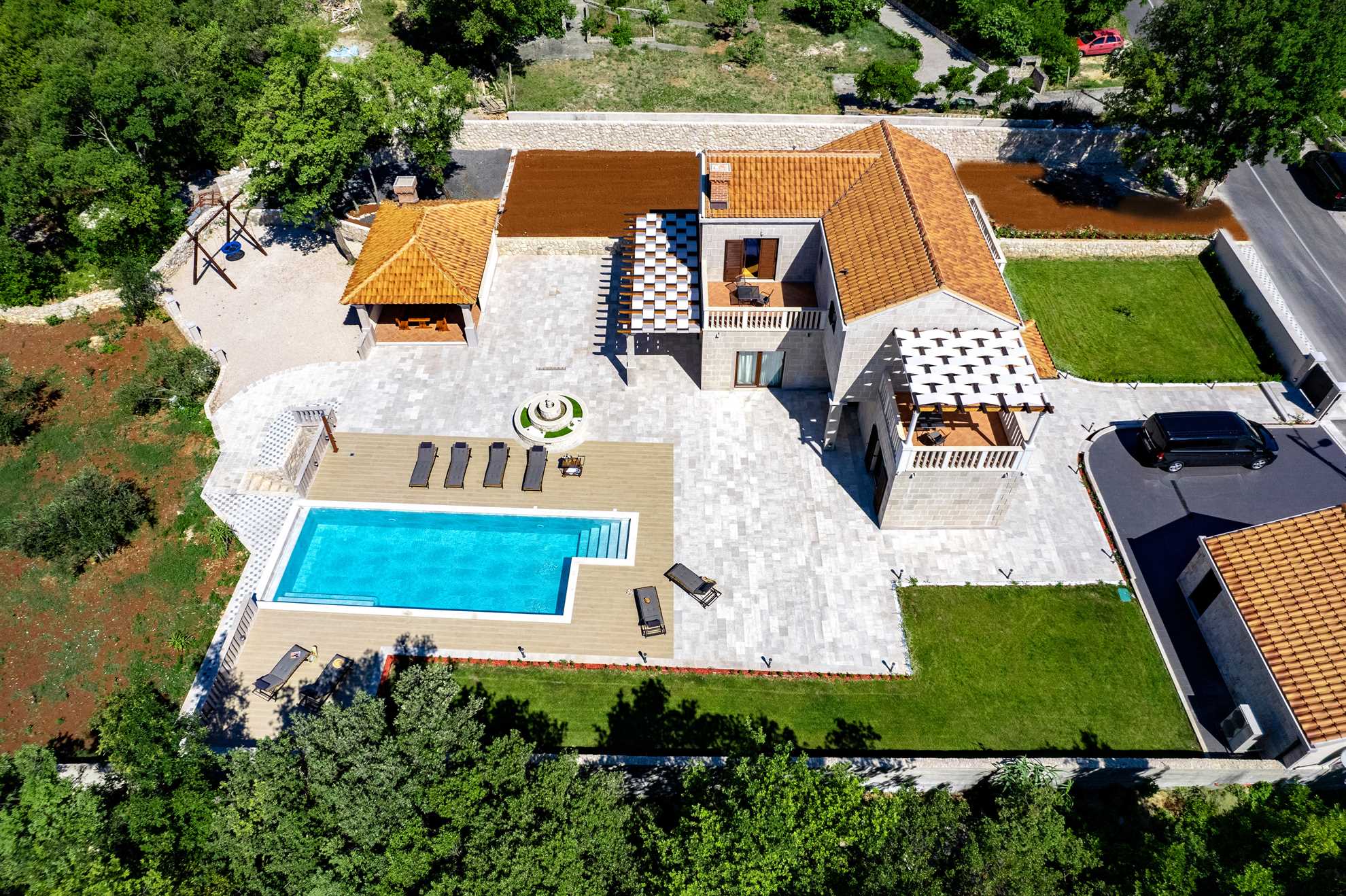 Villa Phaunos - privacy, relaxation and luxury with a heated pool