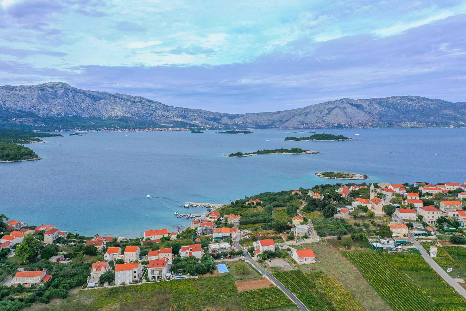 Villa Southern Beauty - six bedroom villa with a pool and jacuzzi on Island Korčula