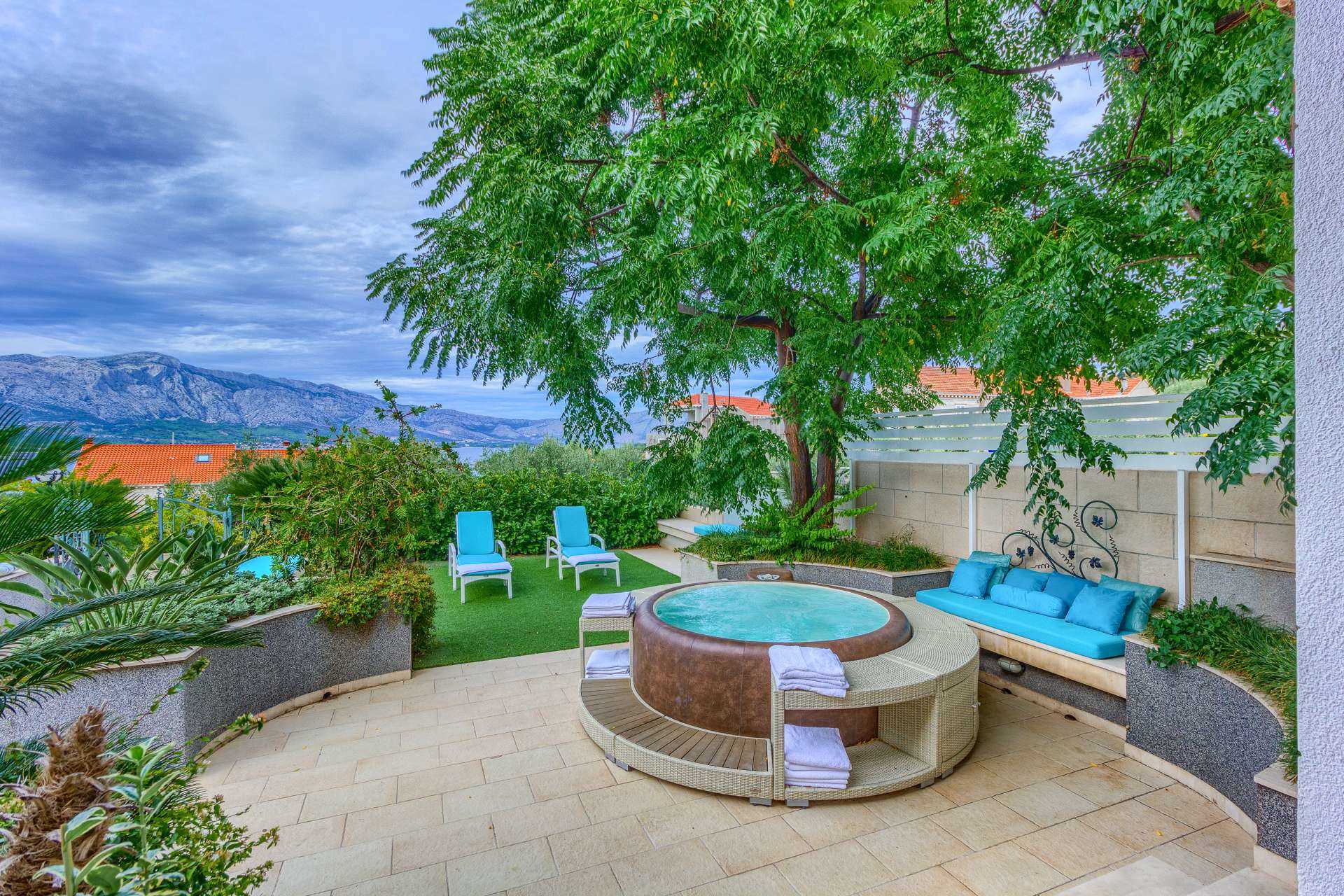 Villa Southern Beauty - six bedroom villa with a pool and jacuzzi on Island Korčula