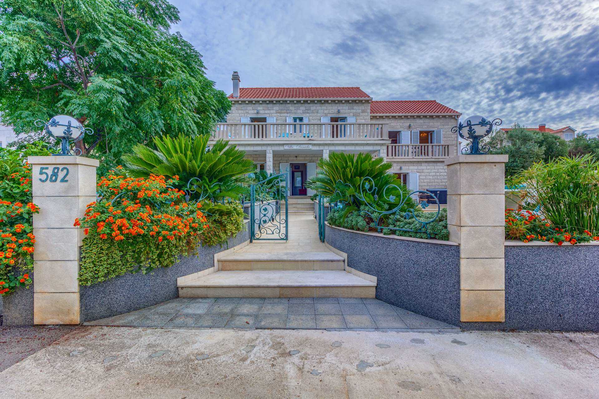 Villa Southern Beauty - six bedroom villa with a pool and jacuzzi on Island Korčula