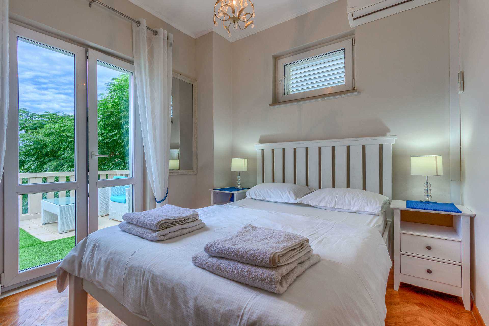Villa Southern Beauty - six bedroom villa with a pool and jacuzzi on Island Korčula